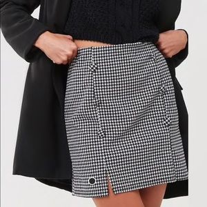 black and white mini skirt